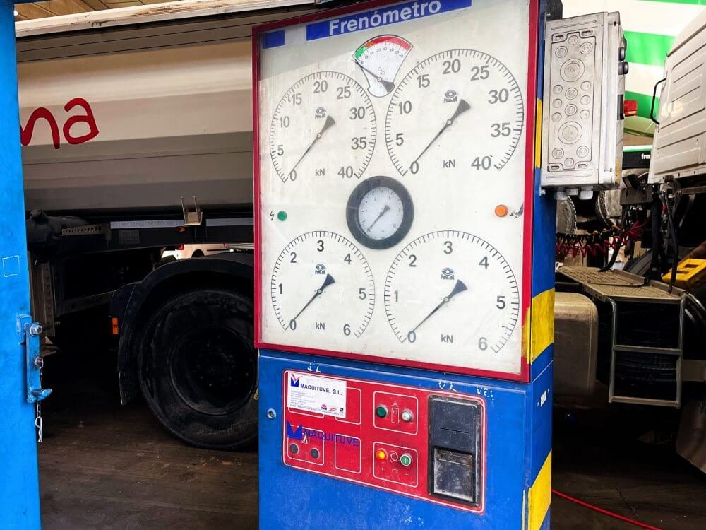 Frenómetro servicios mecánica taller de reparación de vehículos multimarca Frenómetro taller